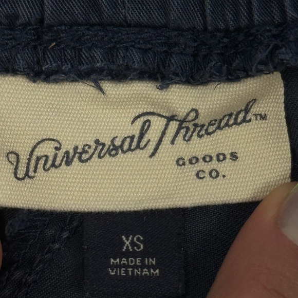 Universal Thread Blue Cargo Shorts with Elastic Waistband - Picture 2 of 3